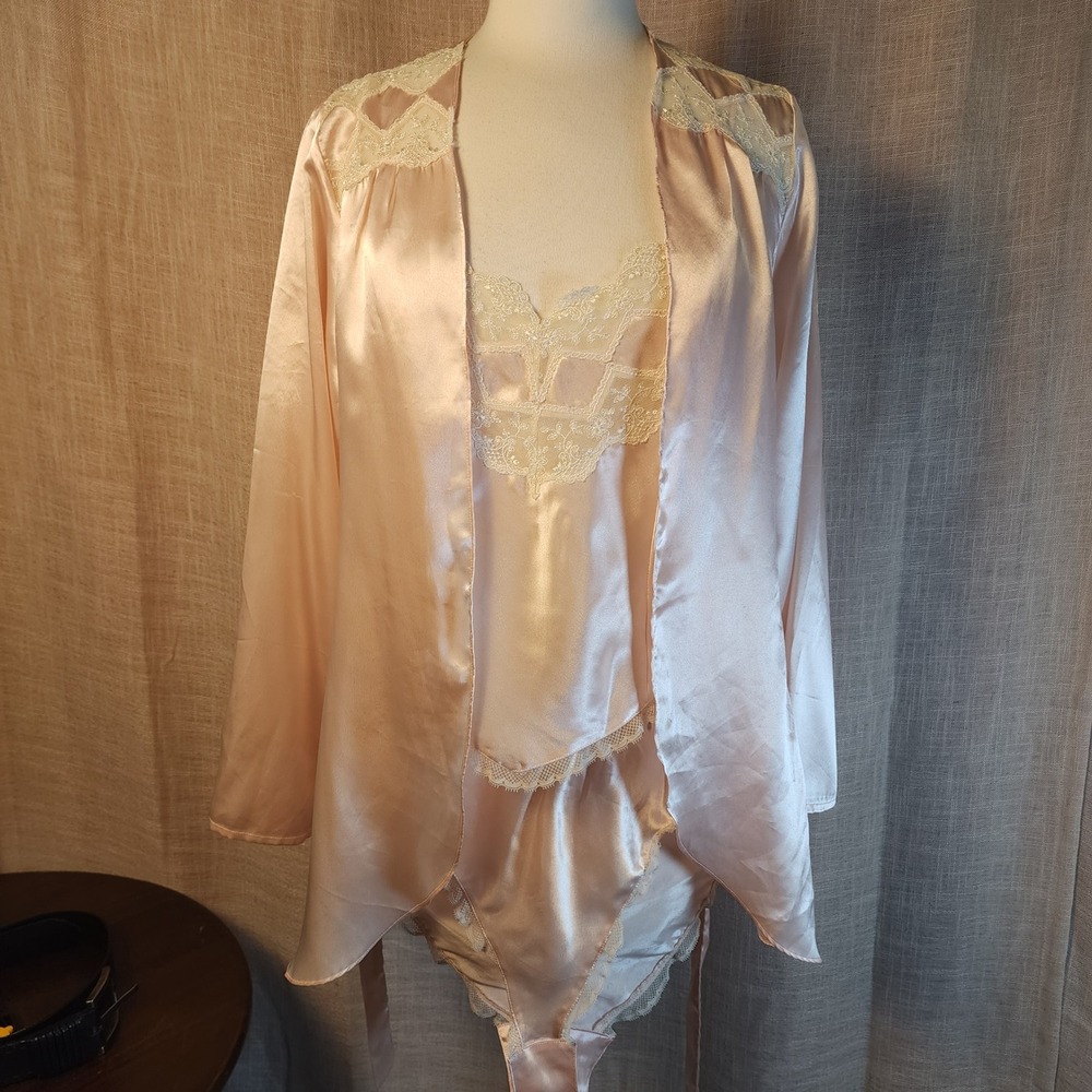Victoria's Secret Vintage 3pc Satin Lace Robe Camisole Panty Set Pink L/XL